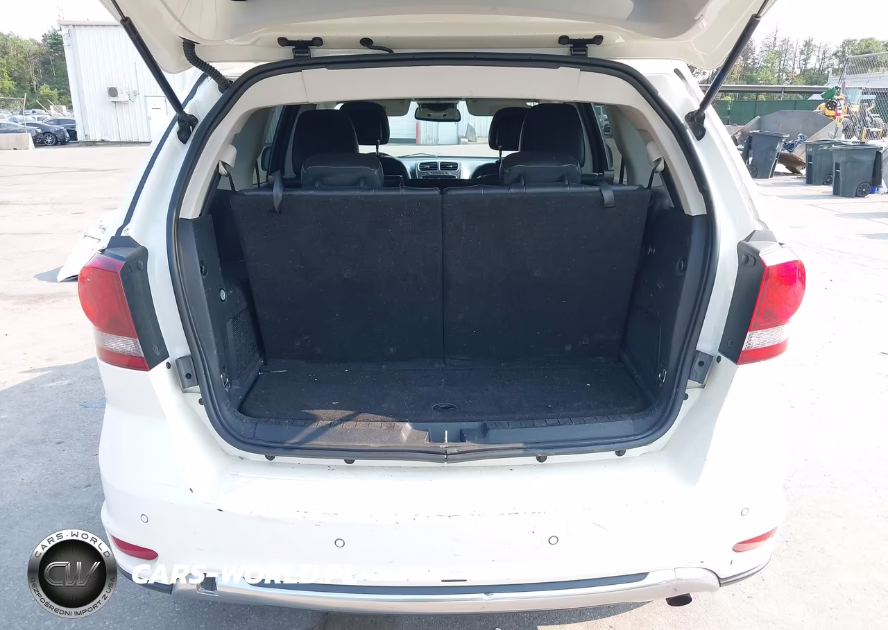 2020 Dodge Journey Crossroad VIN:3C4PDCGBXLT225870 - 18