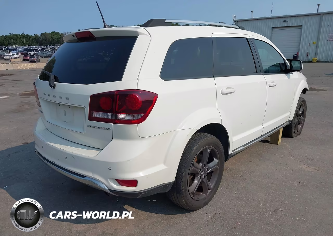 2020 Dodge Journey Crossroad VIN:3C4PDCGBXLT225870 - 4