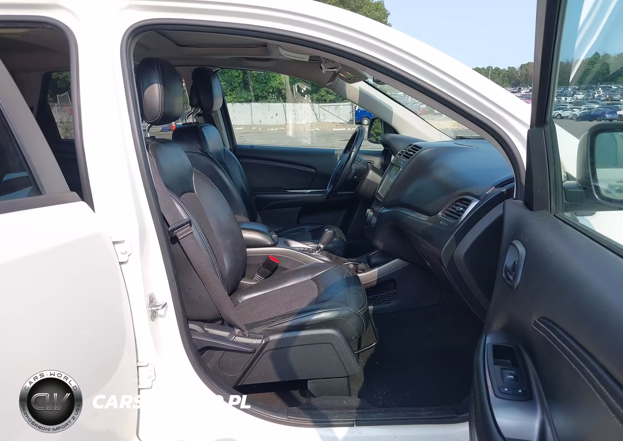 2020 Dodge Journey Crossroad VIN:3C4PDCGBXLT225870 - 5
