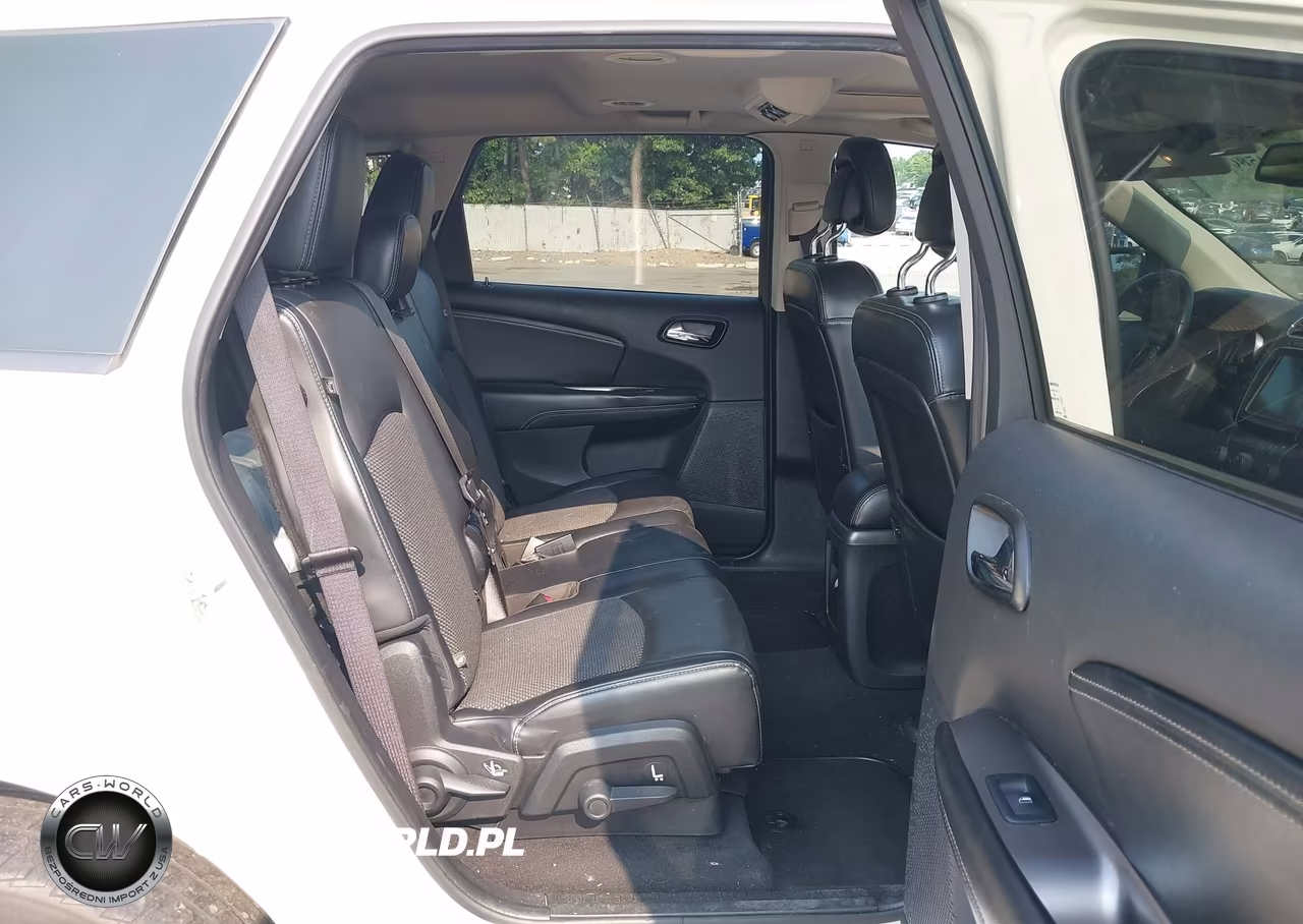2020 Dodge Journey Crossroad VIN:3C4PDCGBXLT225870 - 8