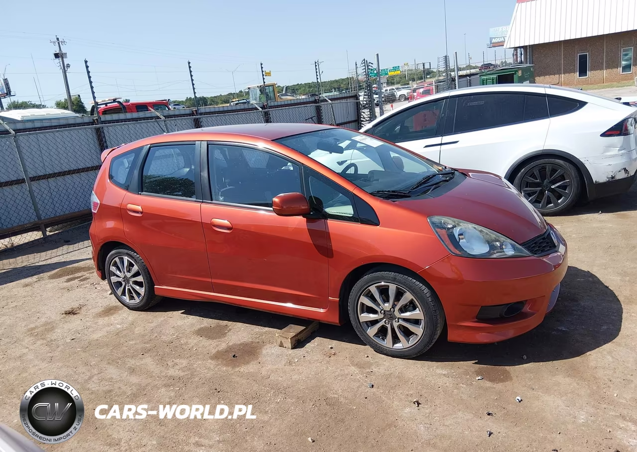 2012 Honda Fit Sport VIN:JHMGE8H67CC024563 - 13
