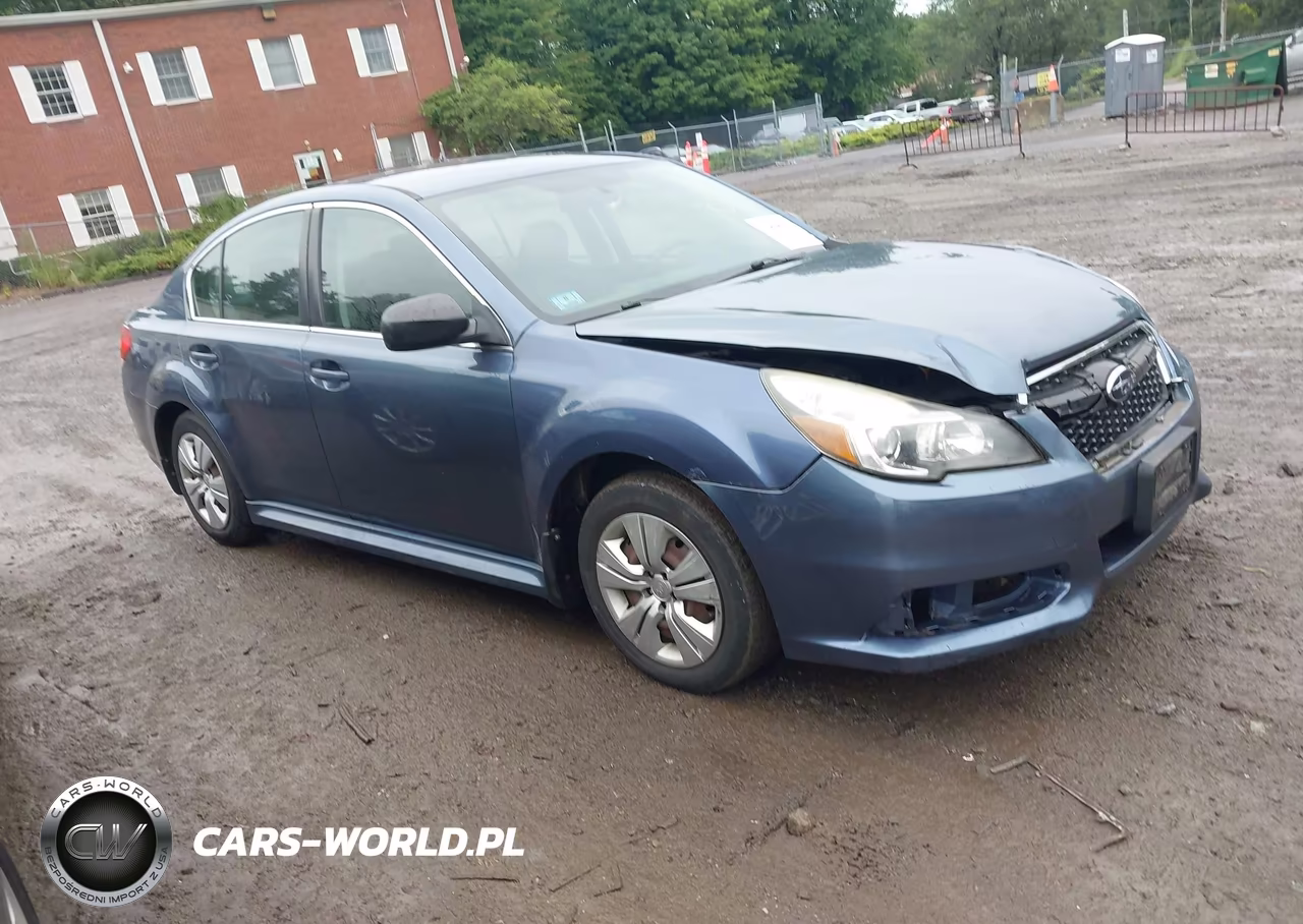 2013 Subaru Legacy 2.5I – zdjęcie 1 z 11