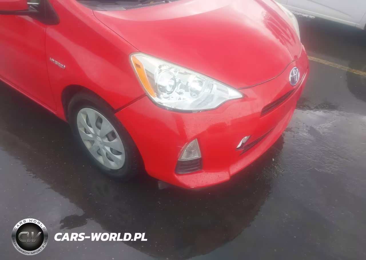 2014 Toyota Prius C Two VIN:JTDKDTB37E1562792 - 6