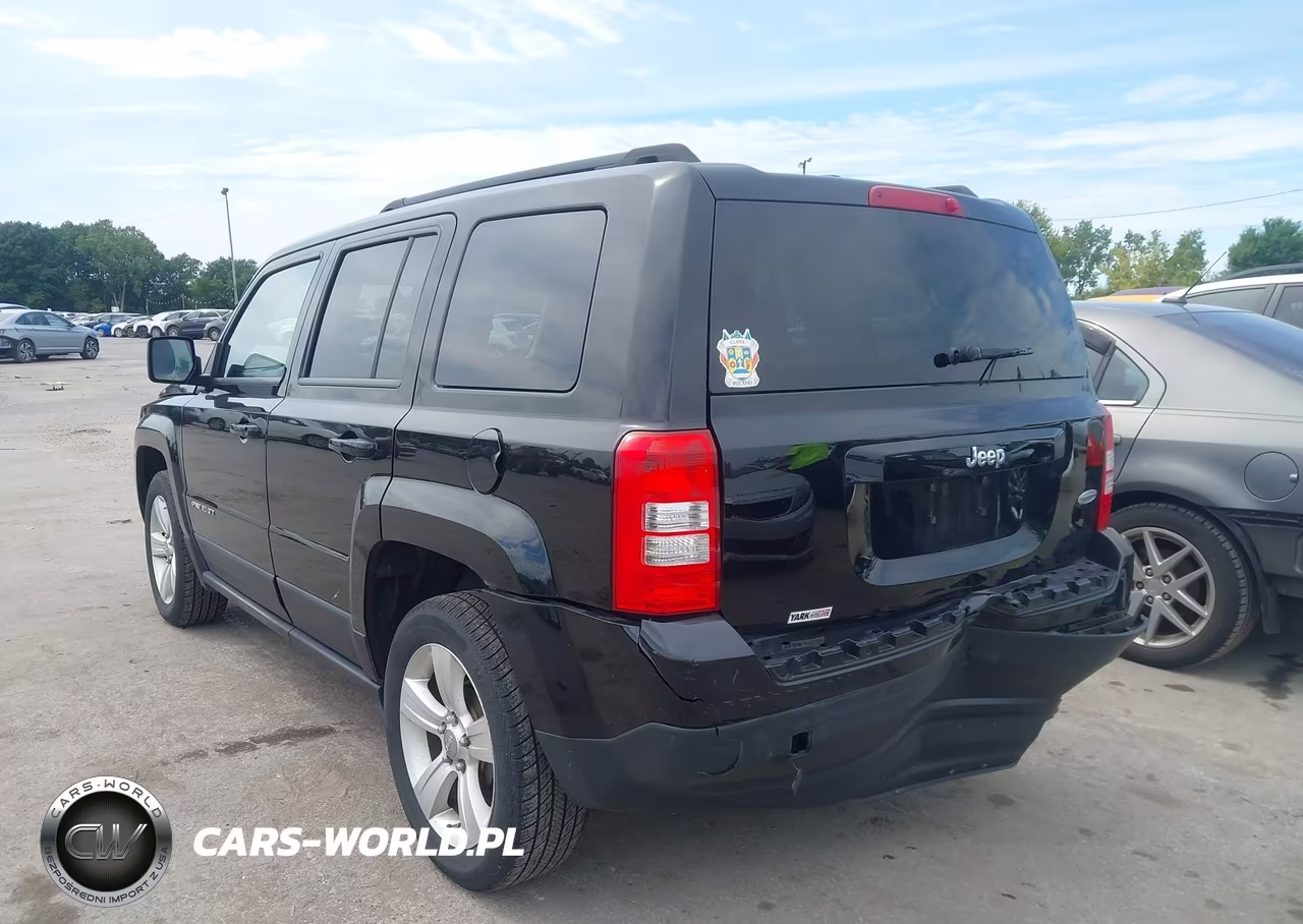 2012 Jeep Patriot Latitude VIN:1C4NJPFB5CD660570 - 3
