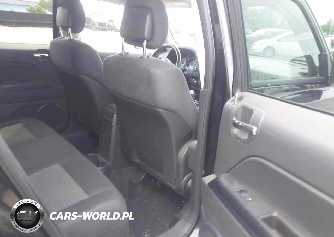 2012 Jeep Patriot Latitude VIN:1C4NJPFB5CD660570 - 8