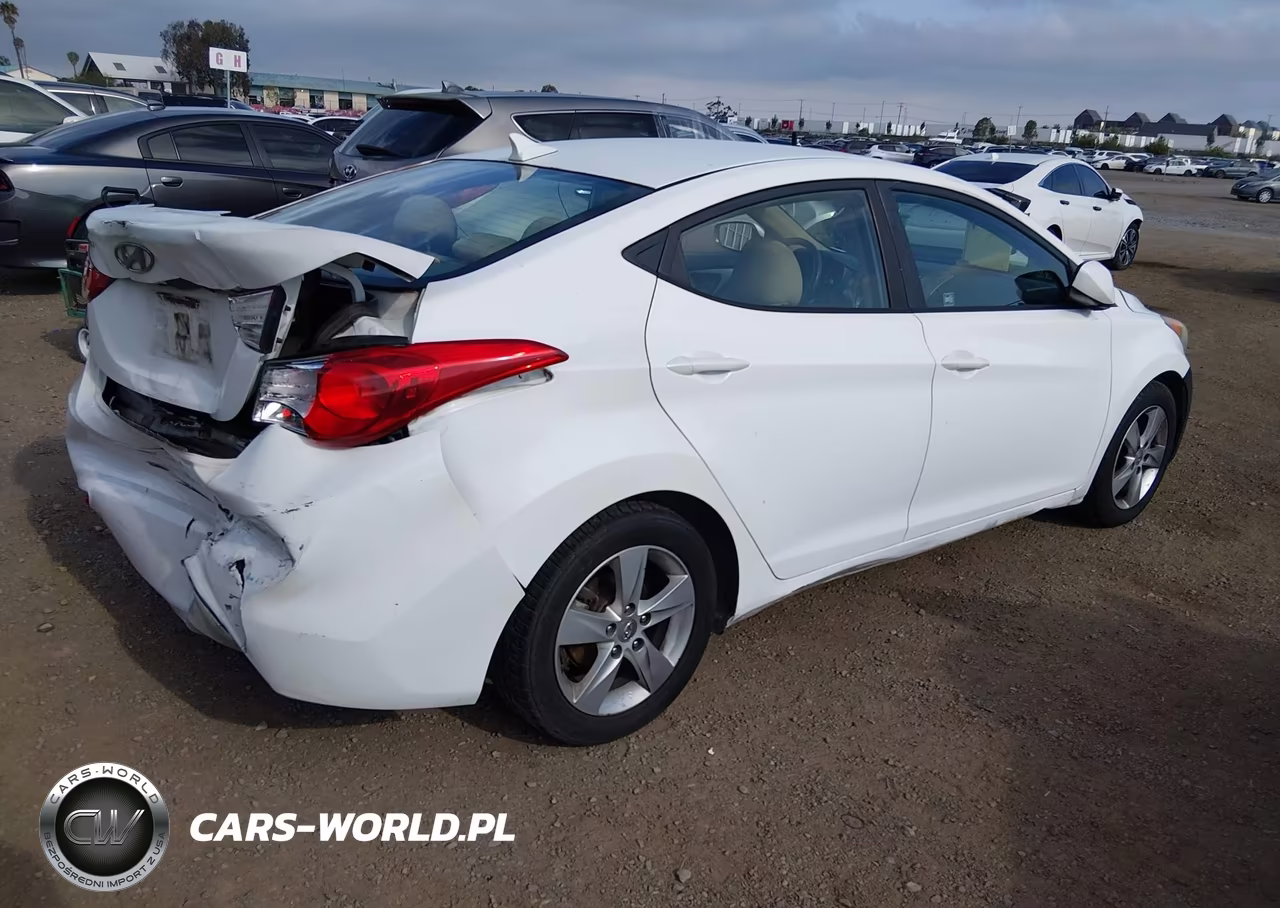 2013 Hyundai Elantra Gls VIN:5NPDH4AEXDH340406 - 4
