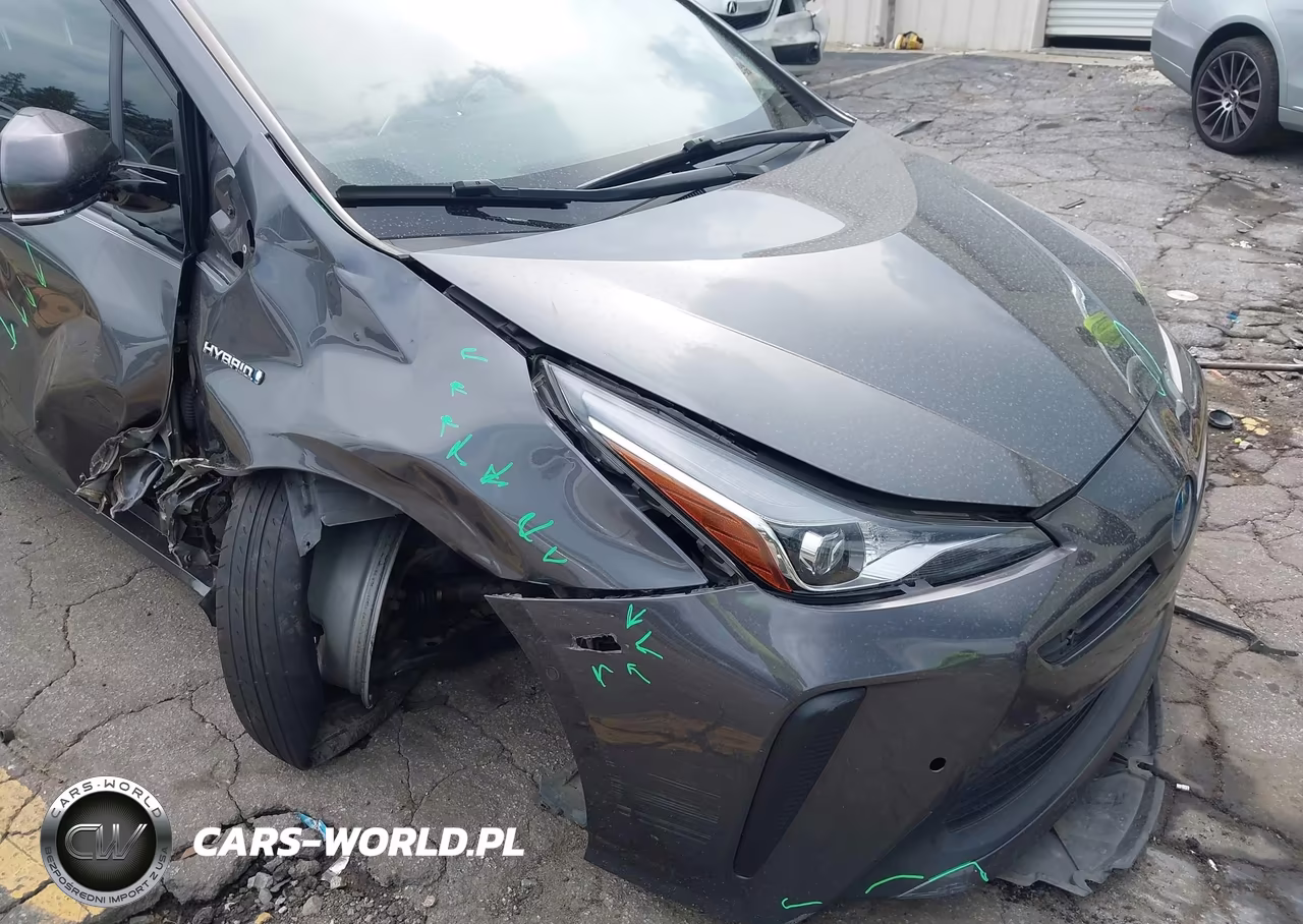 2020 Toyota Prius Le VIN:JTDKARFU4L3122044 - 6