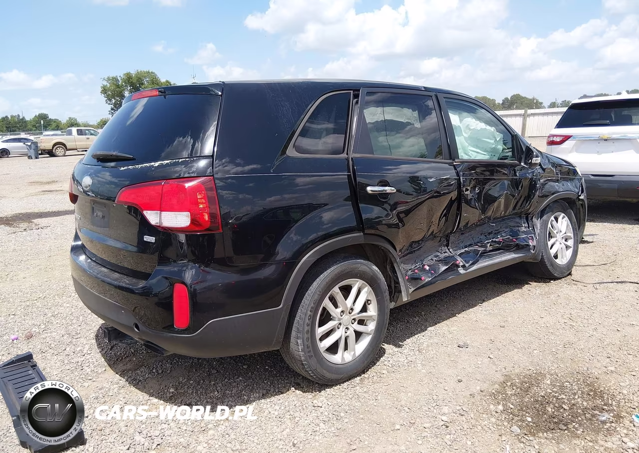 2015 Kia Sorento Lx VIN:5XYKT3A69FG593297 - 4