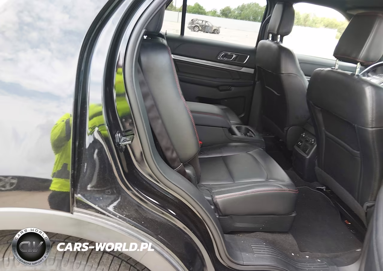 2018 Ford Explorer Sport VIN:1FM5K8GT8JGC84660 - 8