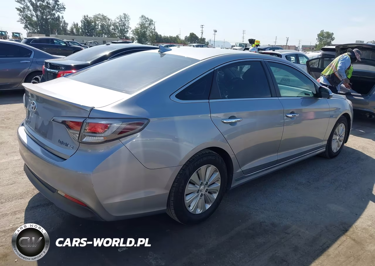 2016 Hyundai Sonata Hybrid Se VIN:KMHE24L17GA013937 - 4