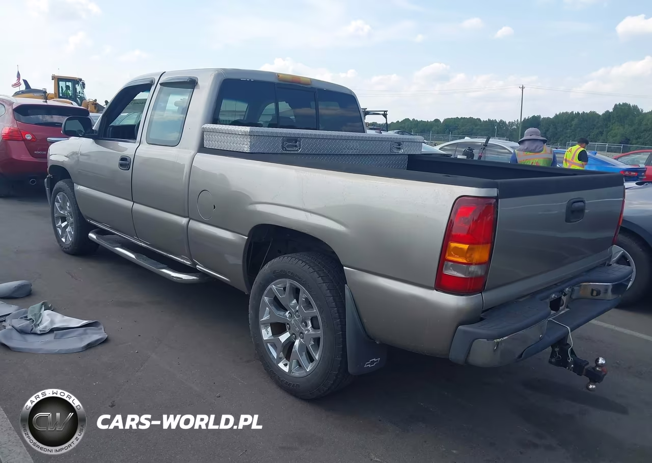 1999 Chevrolet Silverado 1500 VIN:2GCEC19W9X1264665 - 3
