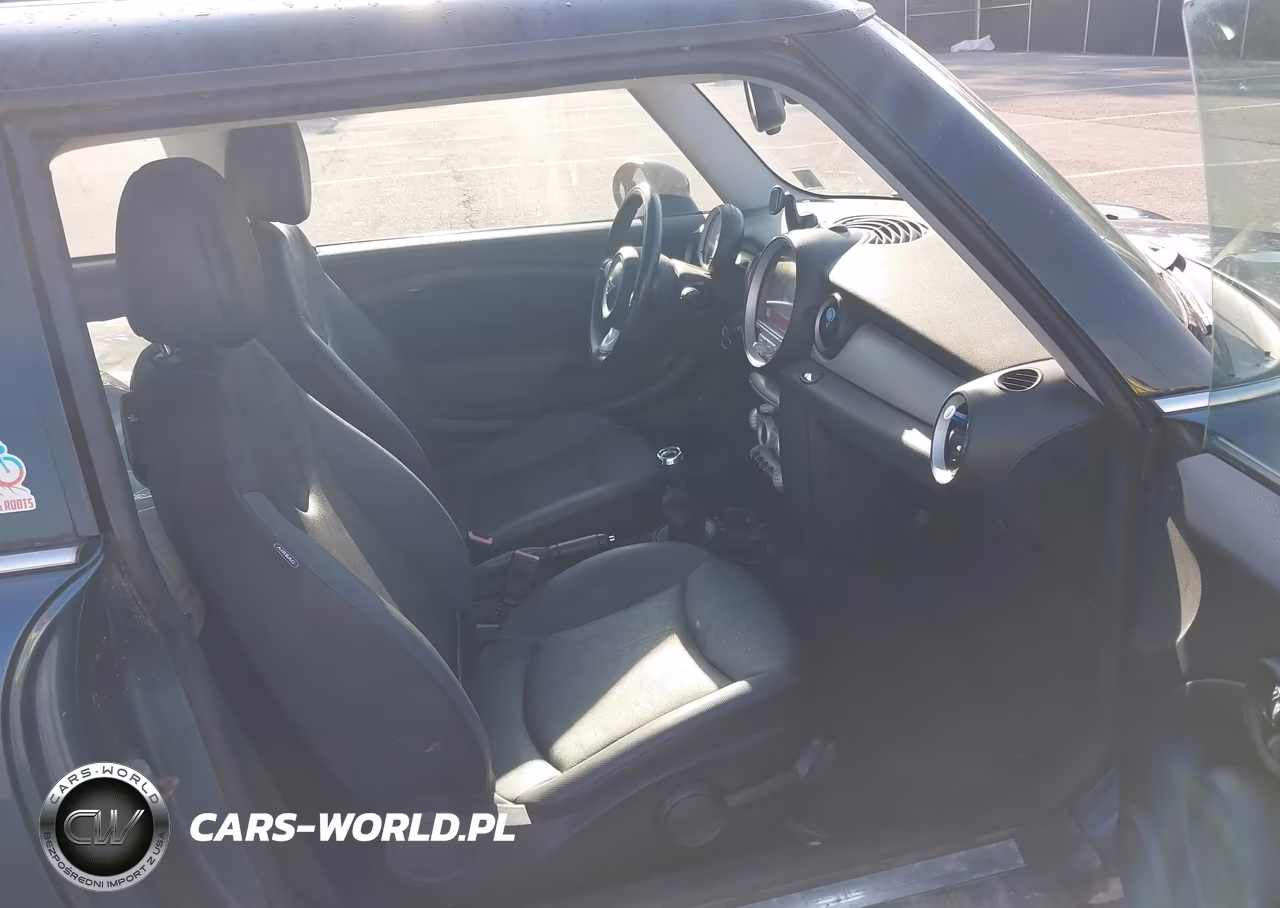 2009 Mini Cooper VIN:WMWMF33549TU75572 - 5