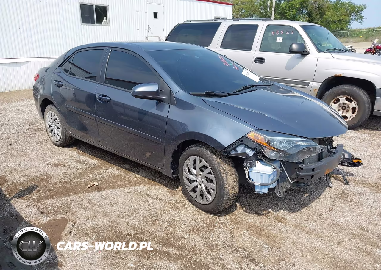 2018 Toyota Corolla Le VIN:2T1BURHE3JC100439 - 1