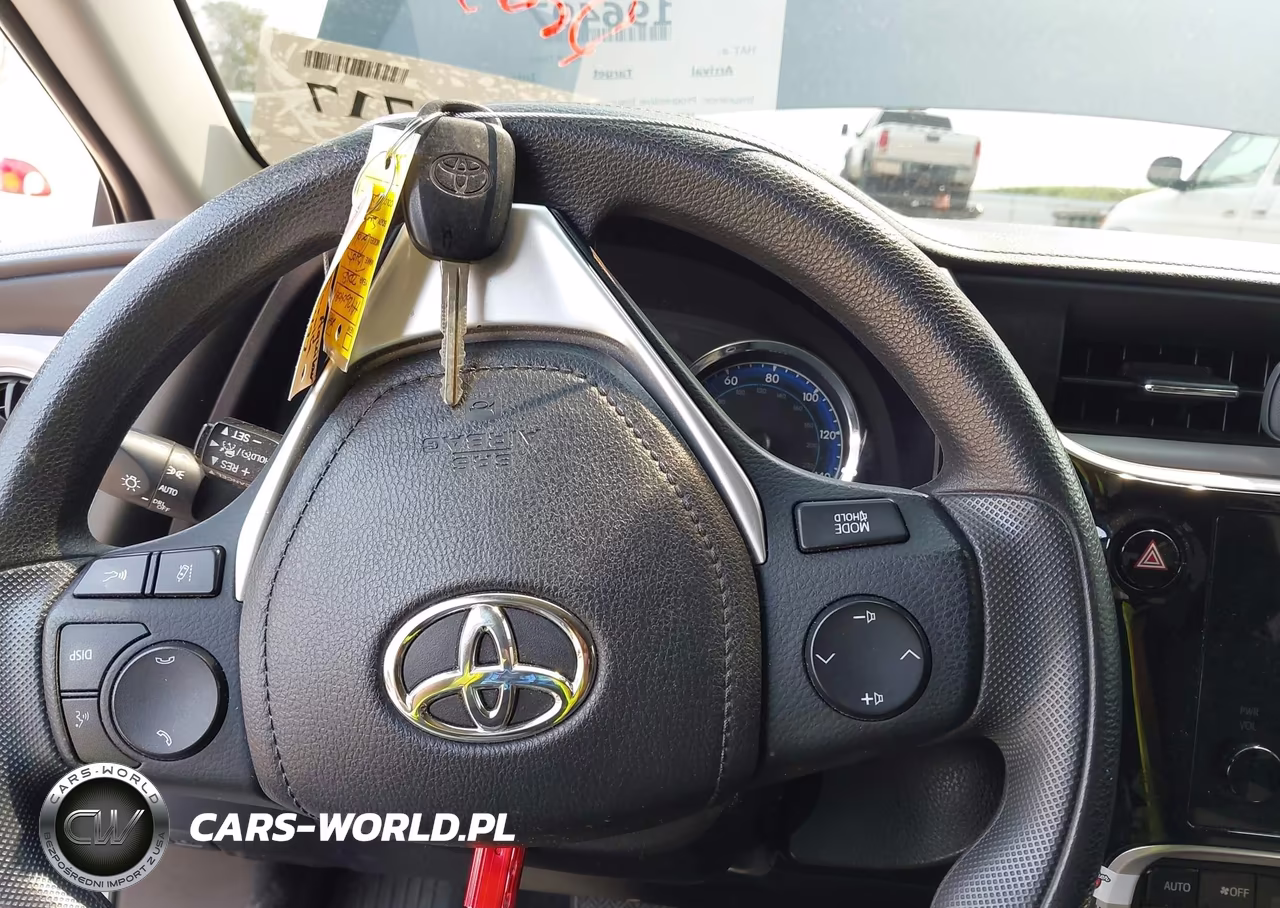 2018 Toyota Corolla Le VIN:2T1BURHE3JC100439 - 11