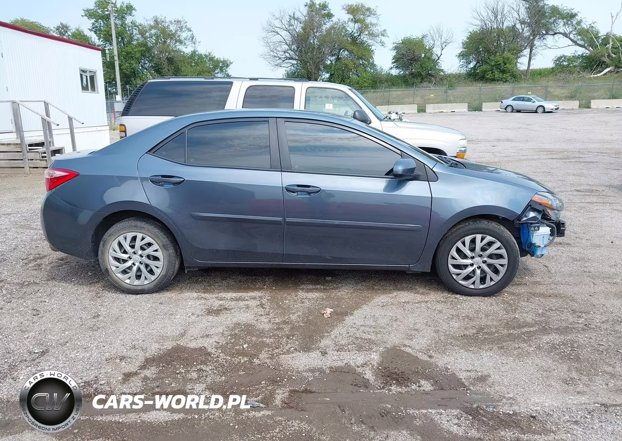 2018 Toyota Corolla Le VIN:2T1BURHE3JC100439 - 14