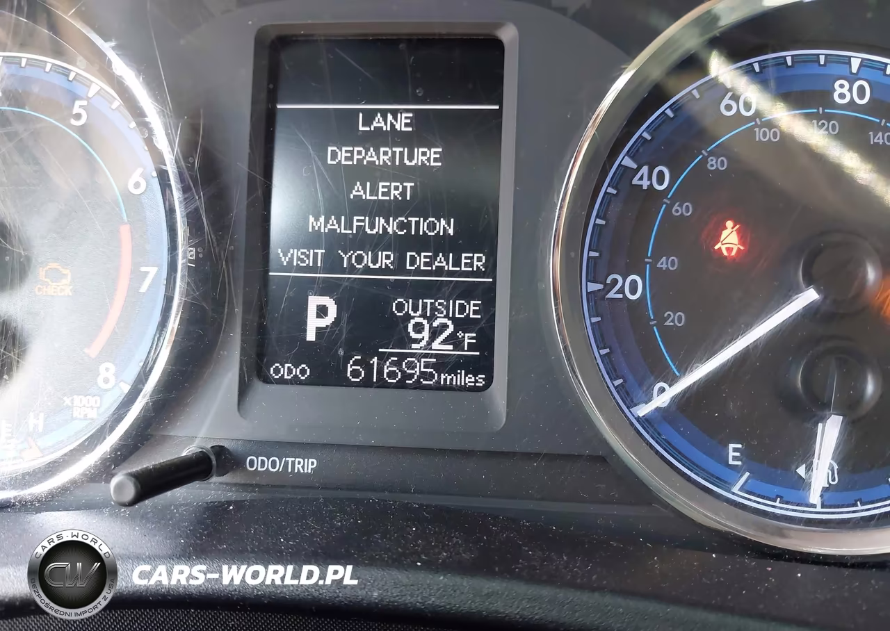 2018 Toyota Corolla Le VIN:2T1BURHE3JC100439 - 16
