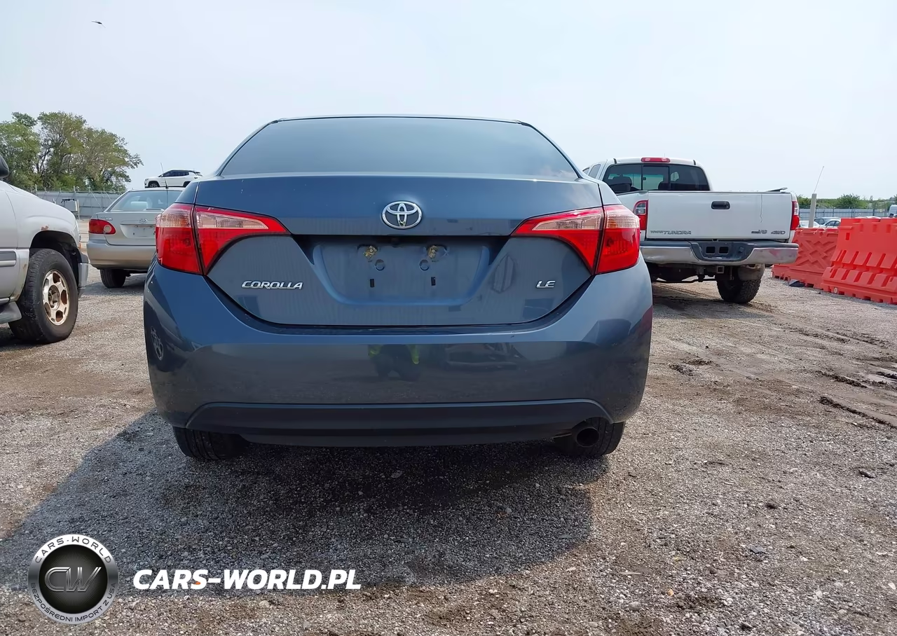 2018 Toyota Corolla Le VIN:2T1BURHE3JC100439 - 17