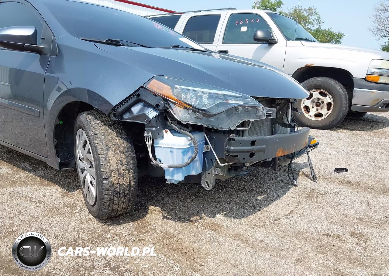 2018 Toyota Corolla Le VIN:2T1BURHE3JC100439 - 19