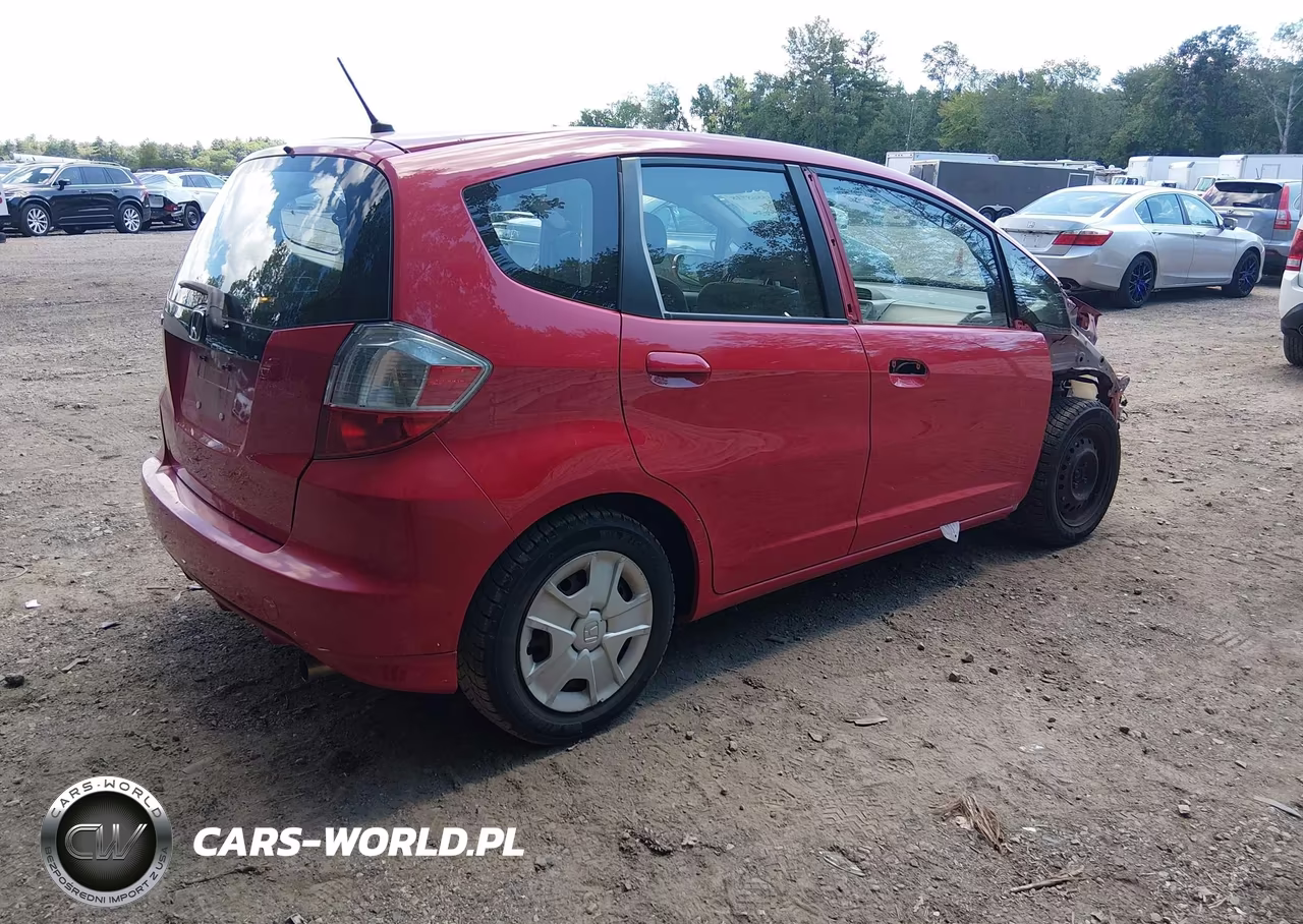2012 Honda Fit VIN:JHMGE8H33CC037445 - 4