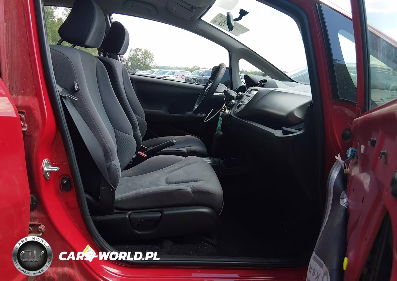 2012 Honda Fit VIN:JHMGE8H33CC037445 - 5