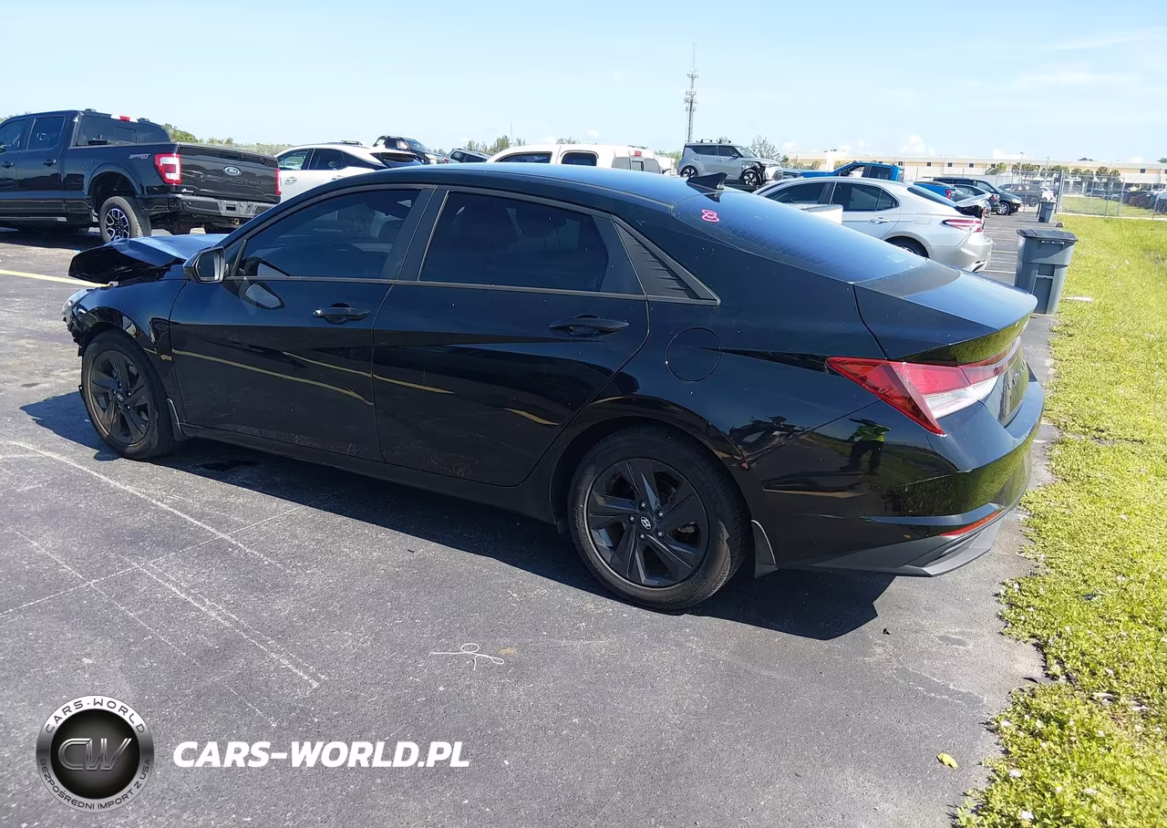 2022 Hyundai Elantra Sel VIN:KMHLM4AG6NU245336 - 3