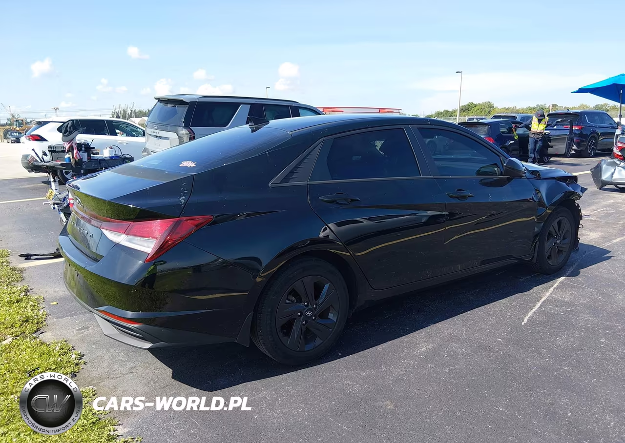 2022 Hyundai Elantra Sel VIN:KMHLM4AG6NU245336 - 4