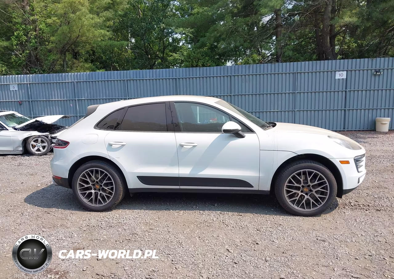 2018 Porsche Macan Sport Edition VIN:WP1AA2A5XJLB13721 - 13