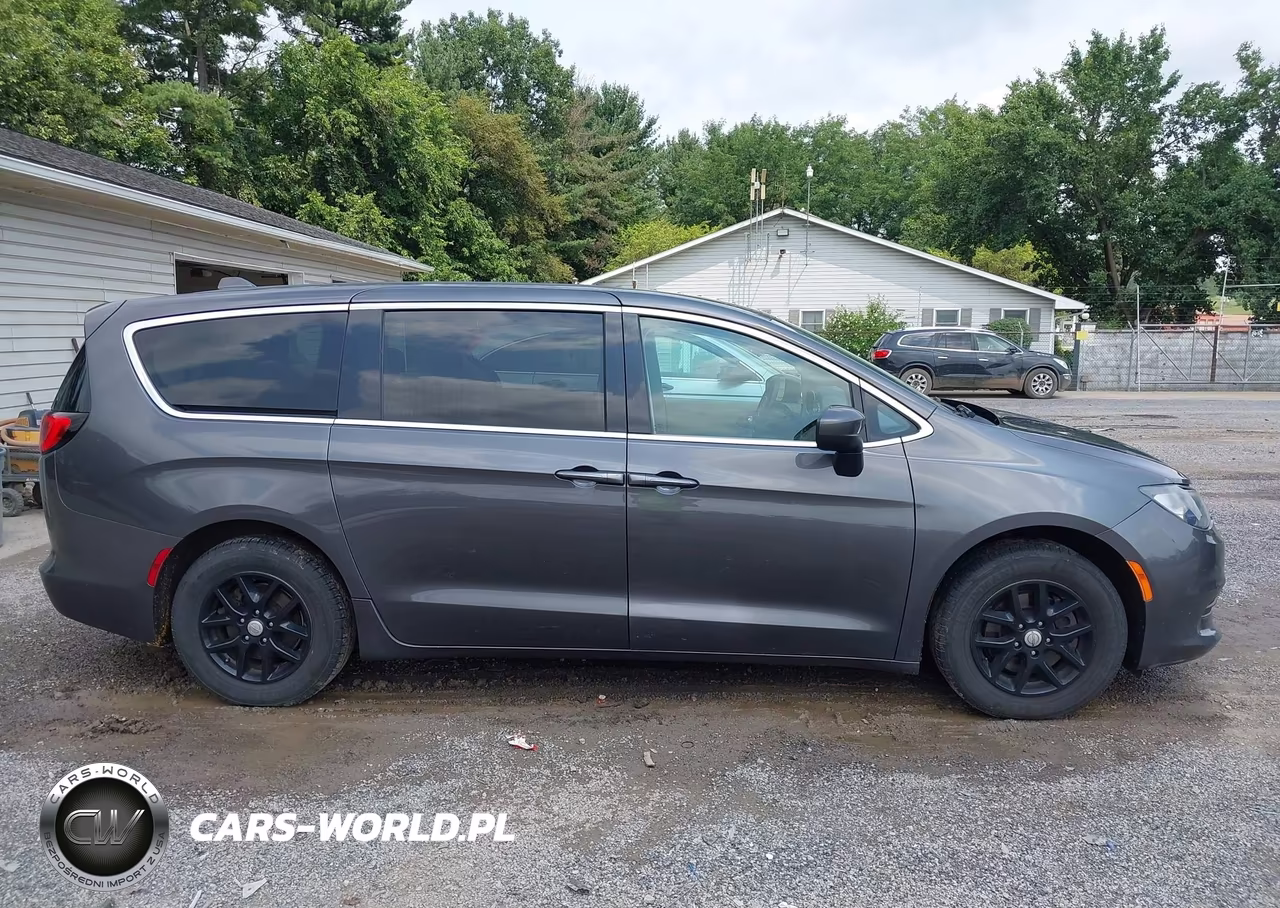 2020 Chrysler Voyager Lx VIN:2C4RC1CG8LR131345 - 13