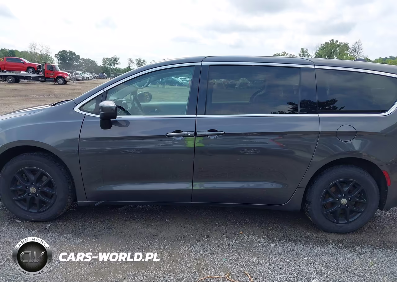 2020 Chrysler Voyager Lx VIN:2C4RC1CG8LR131345 - 14