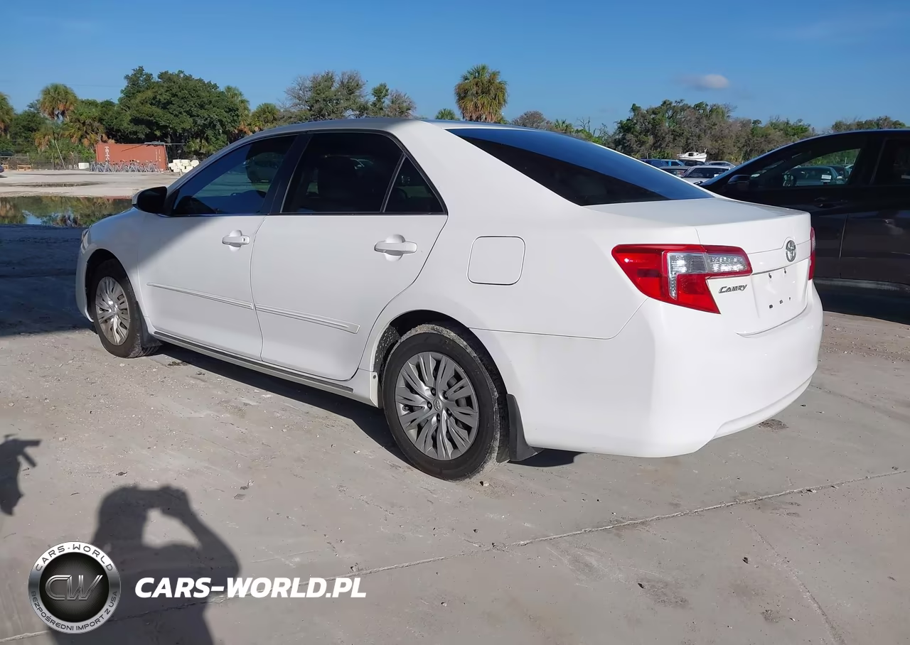 2012 Toyota Camry Le VIN:4T1BF1FK5CU551037 - 3