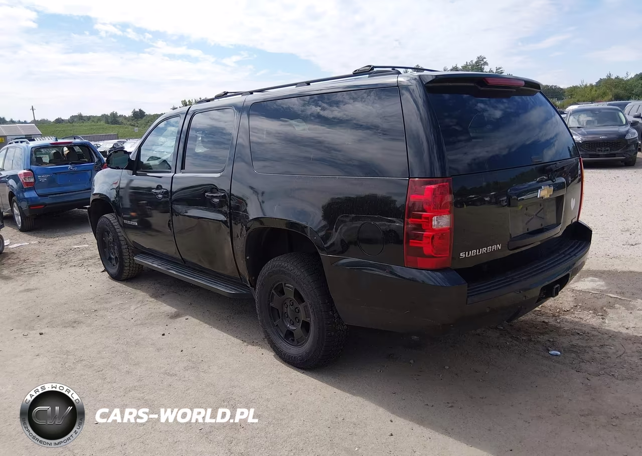 2011 Chevrolet Suburban Lt VIN:1GNSKJE35BR388344 - 3