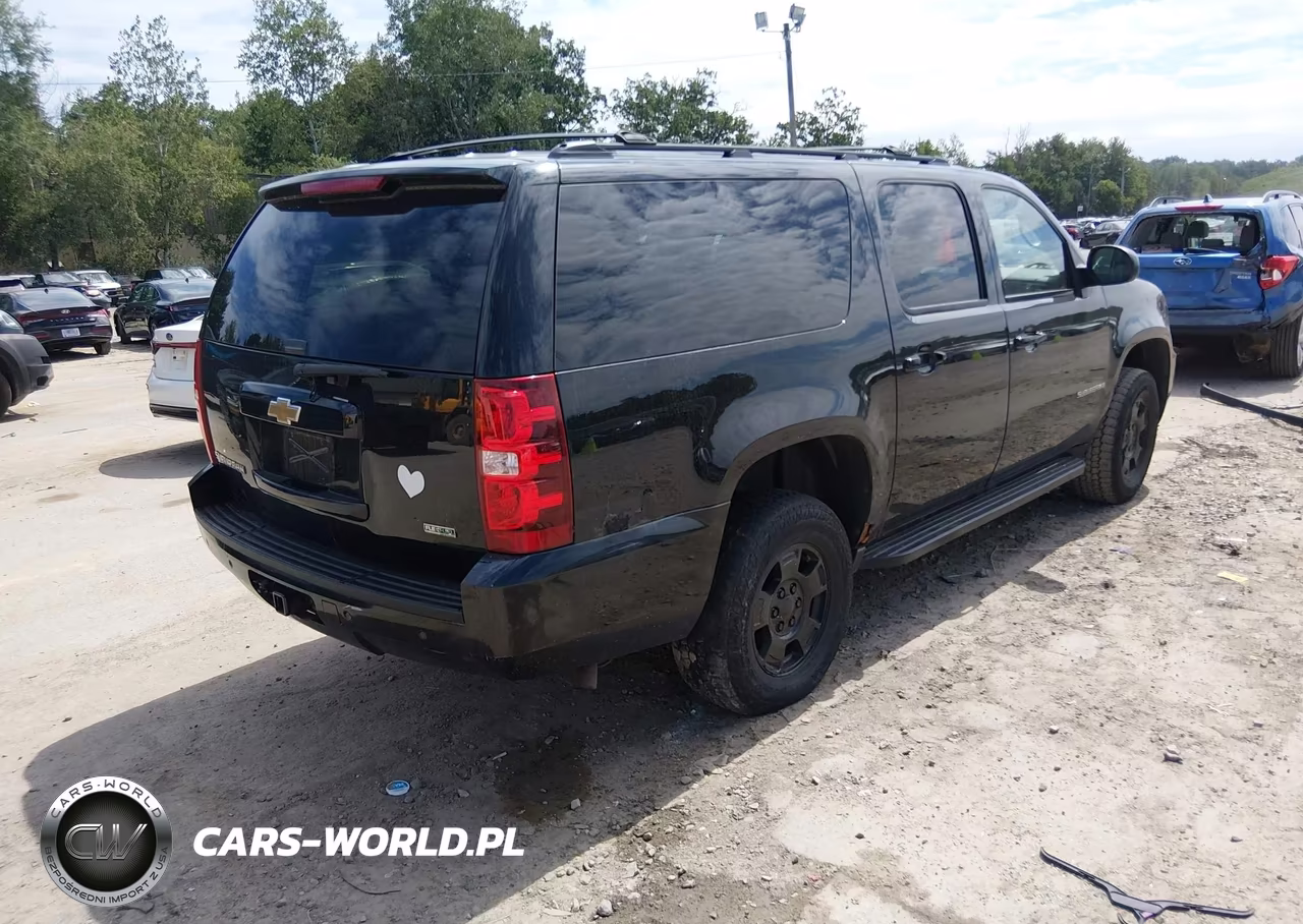 2011 Chevrolet Suburban Lt VIN:1GNSKJE35BR388344 - 4