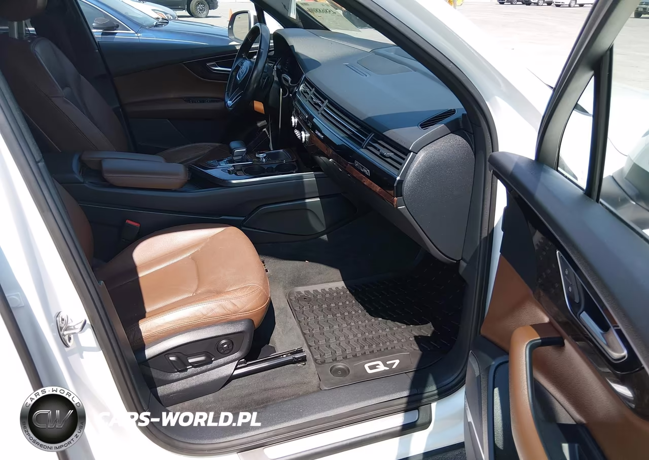 2017 Audi Q7 3.0T Premium VIN:WA1VAAF77HD029930 - 5