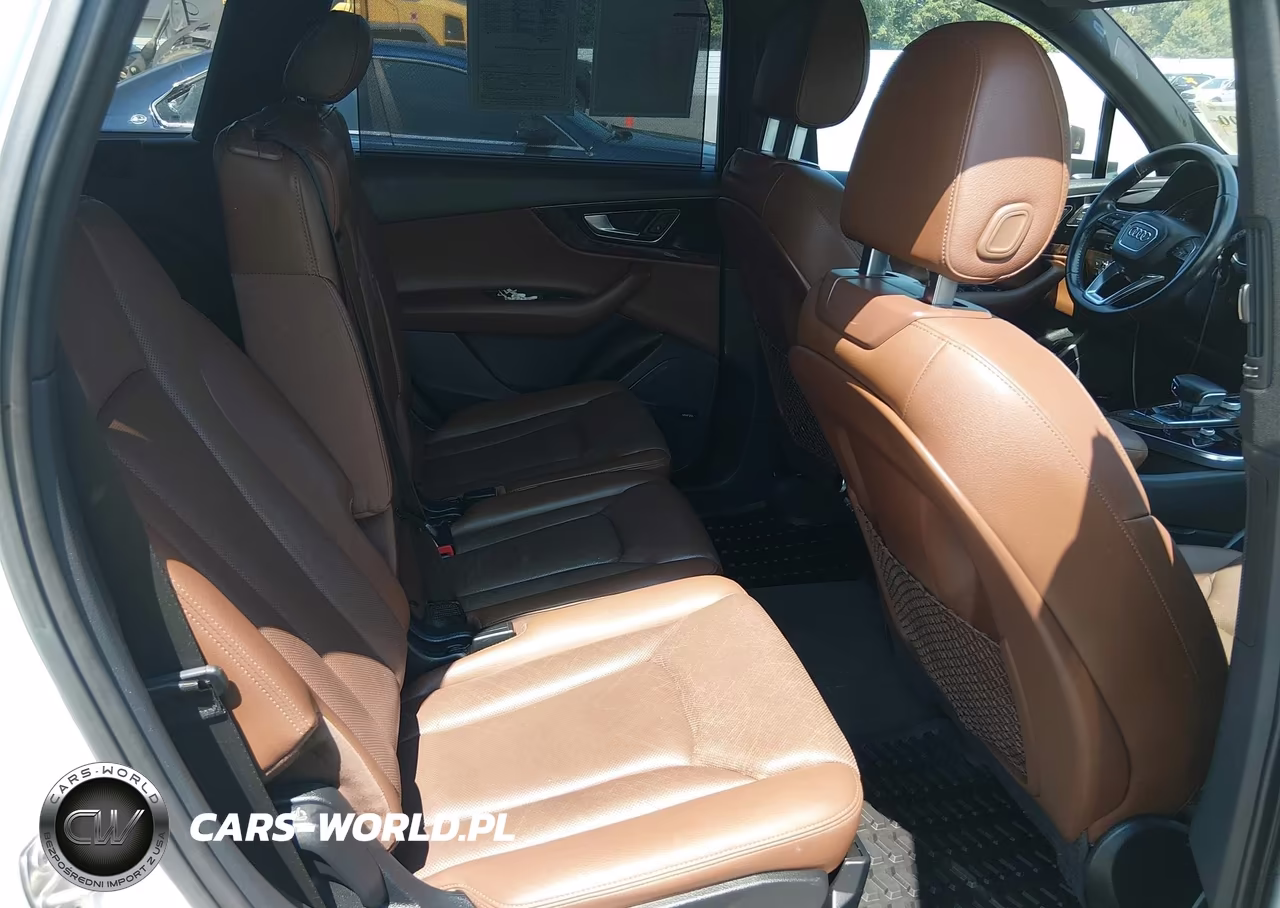 2017 Audi Q7 3.0T Premium VIN:WA1VAAF77HD029930 - 8