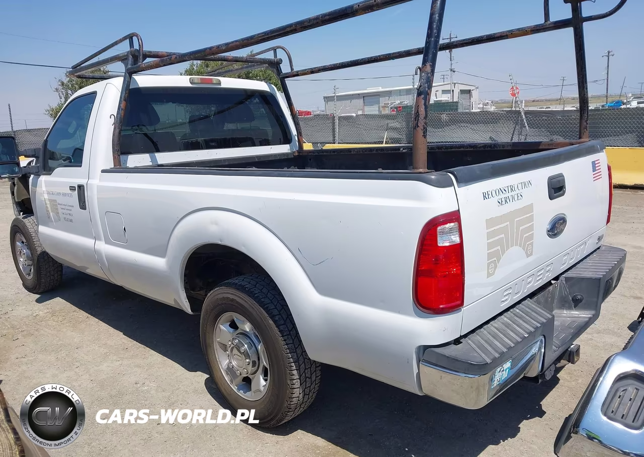 2011 Ford F-250 Xlt VIN:1FTBF2A60BEA10605 - 3
