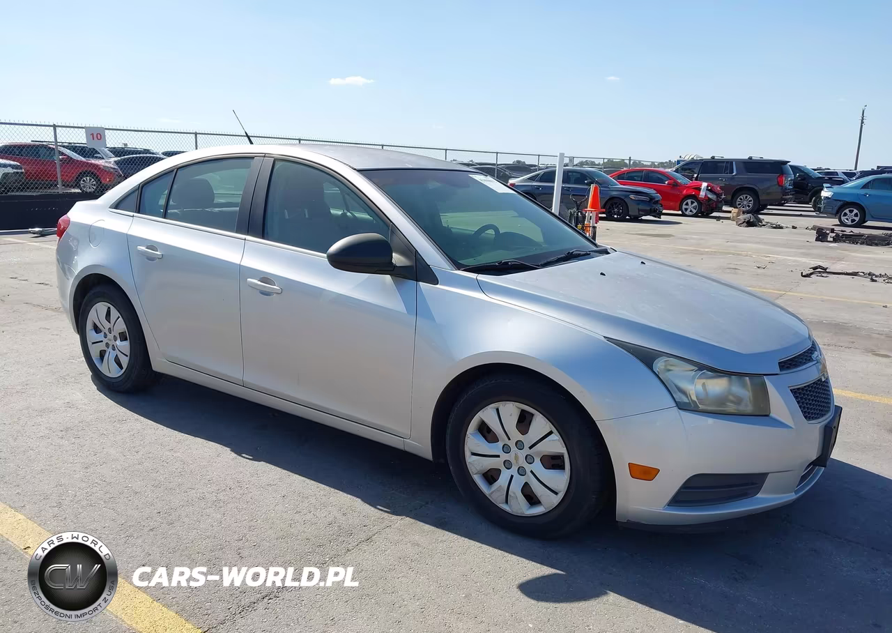 2012 Chevrolet Cruze Ls – zdjęcie 1 z 12