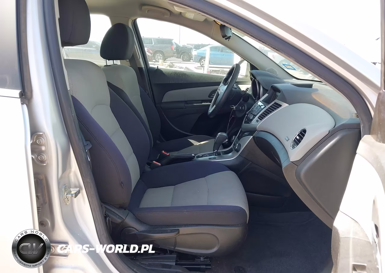 2012 Chevrolet Cruze Ls VIN:1G1PC5SH9C7303384 - 5