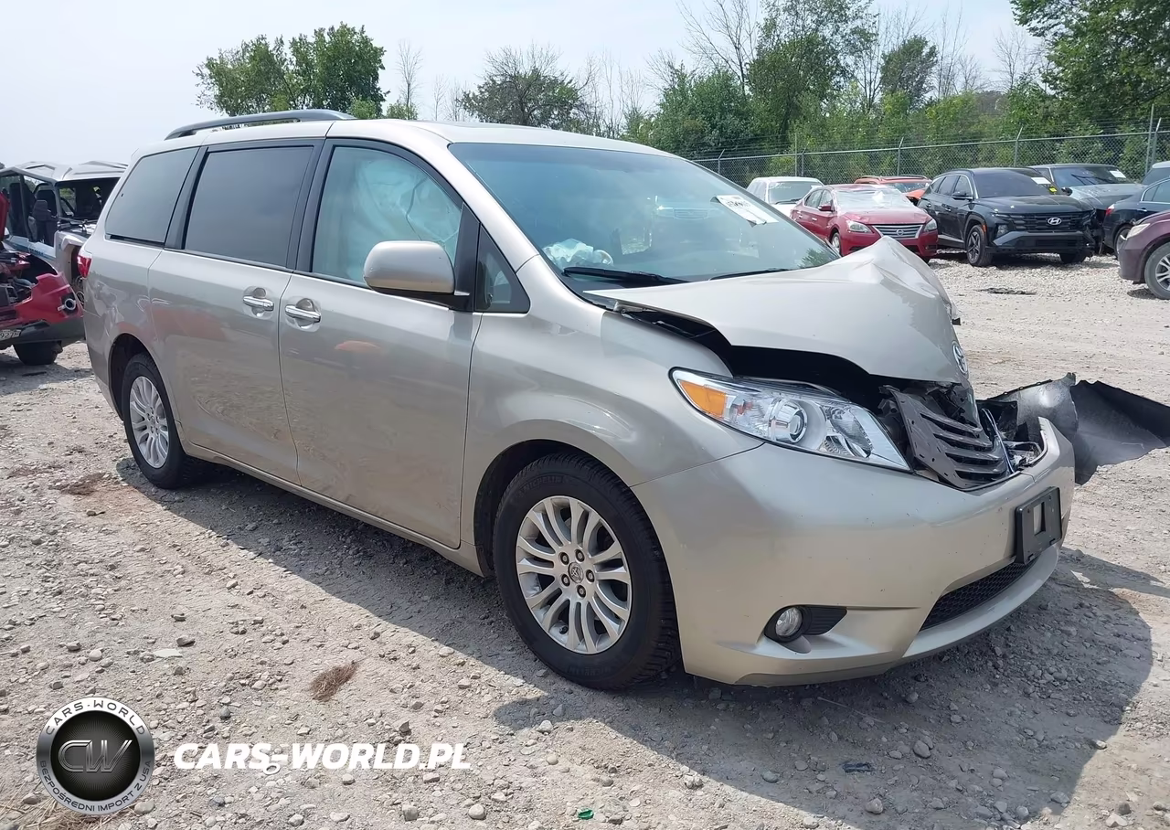 2015 Toyota Sienna Xle 8 Passenger – zdjęcie 1 z 18