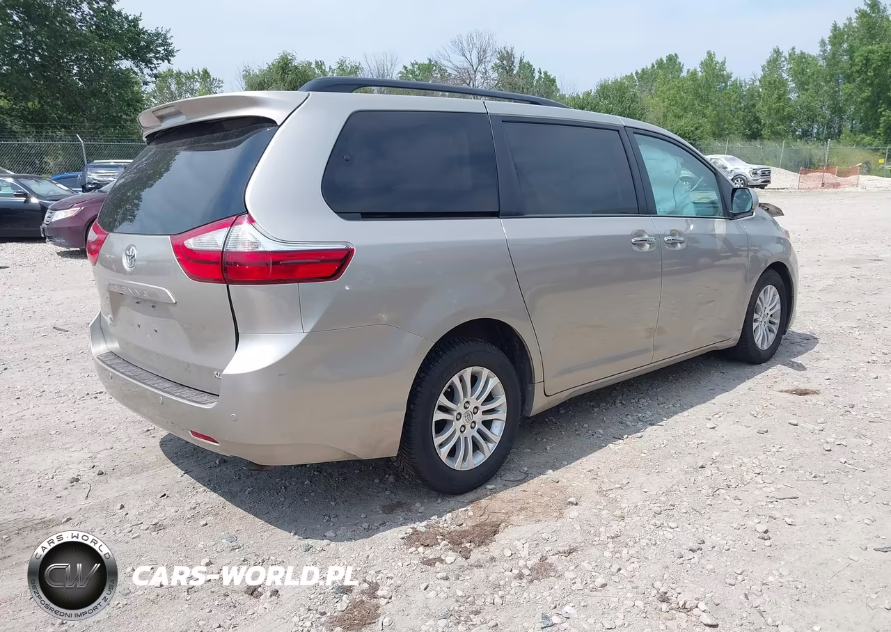 2015 Toyota Sienna Xle 8 Passenger VIN:5TDYK3DCXFS646154 - 4