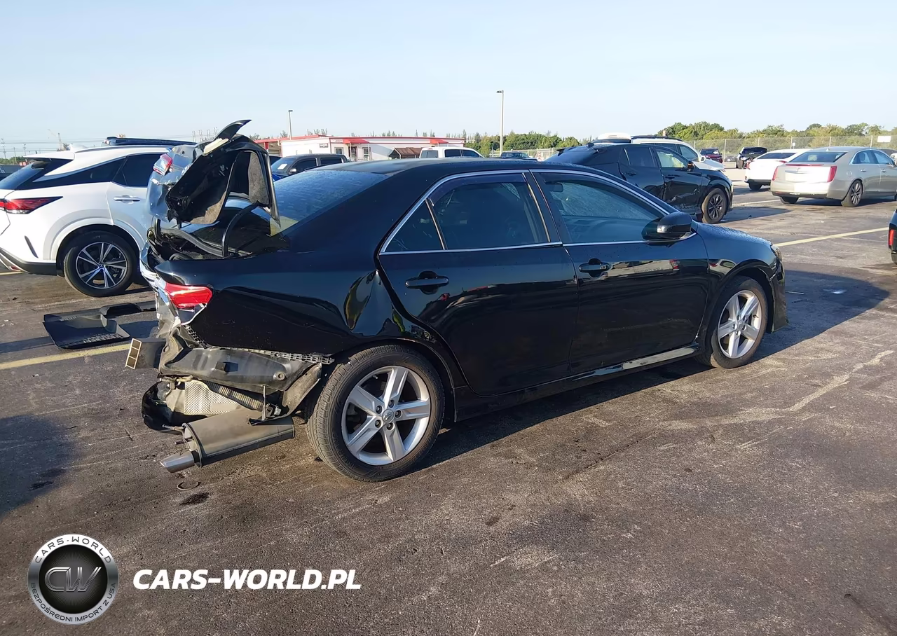 2014 Toyota Camry Se VIN:4T1BF1FK2EU744197 - 4