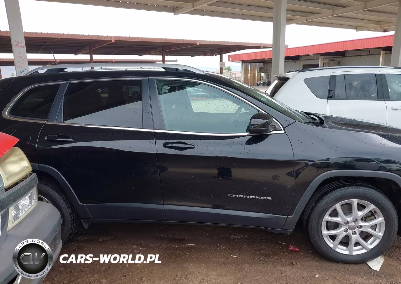 2018 Jeep Cherokee Latitude Plus Fwd VIN:1C4PJLLB1JD520051 - 13
