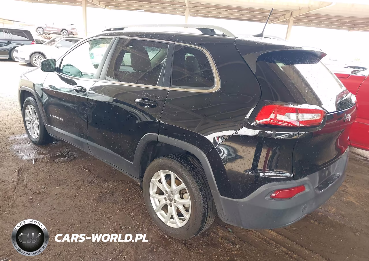 2018 Jeep Cherokee Latitude Plus Fwd VIN:1C4PJLLB1JD520051 - 3
