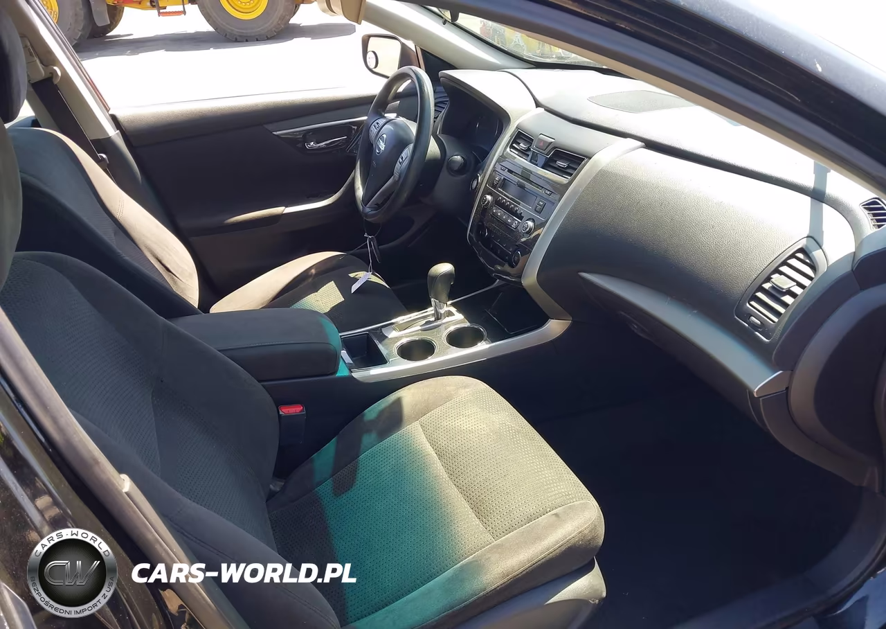 2014 Nissan Altima 2.5 S VIN:1N4AL3AP7EN365025 - 5