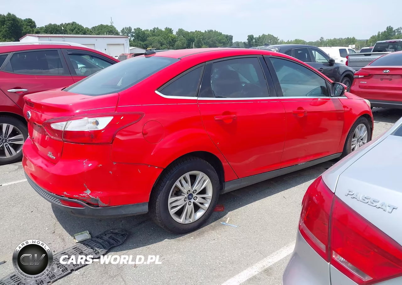 2012 Ford Focus Sel VIN:1FAHP3H20CL393612 - 4