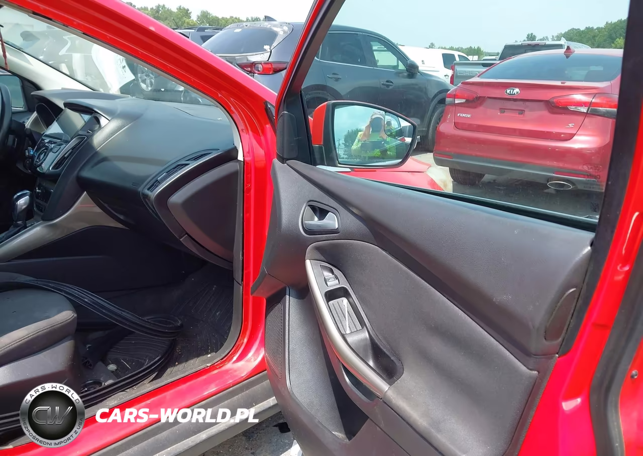 2012 Ford Focus Sel VIN:1FAHP3H20CL393612 - 5
