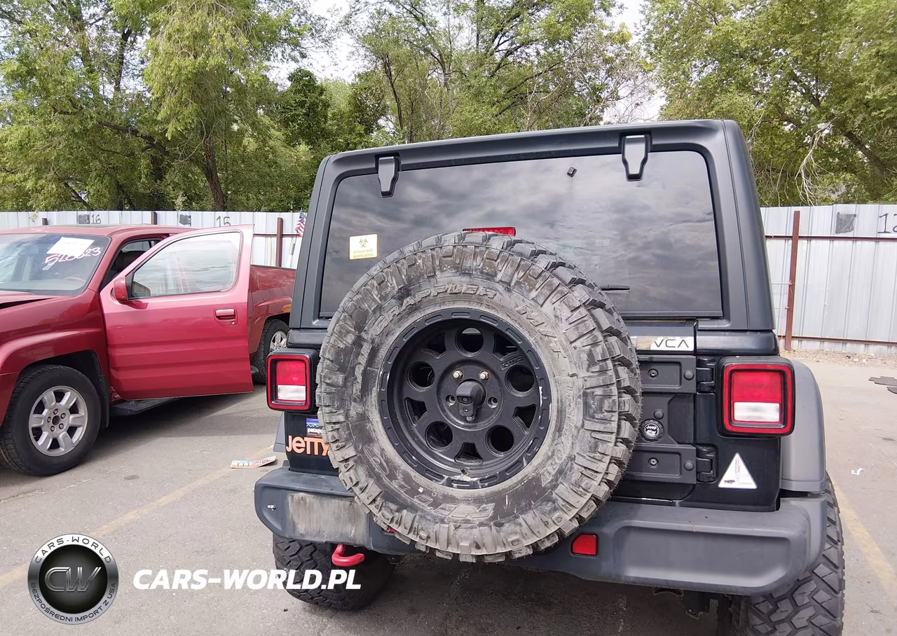 2018 Jeep Wrangler Unlimited Rubicon 4X4 VIN:1C4HJXFG1JW146144 - 16