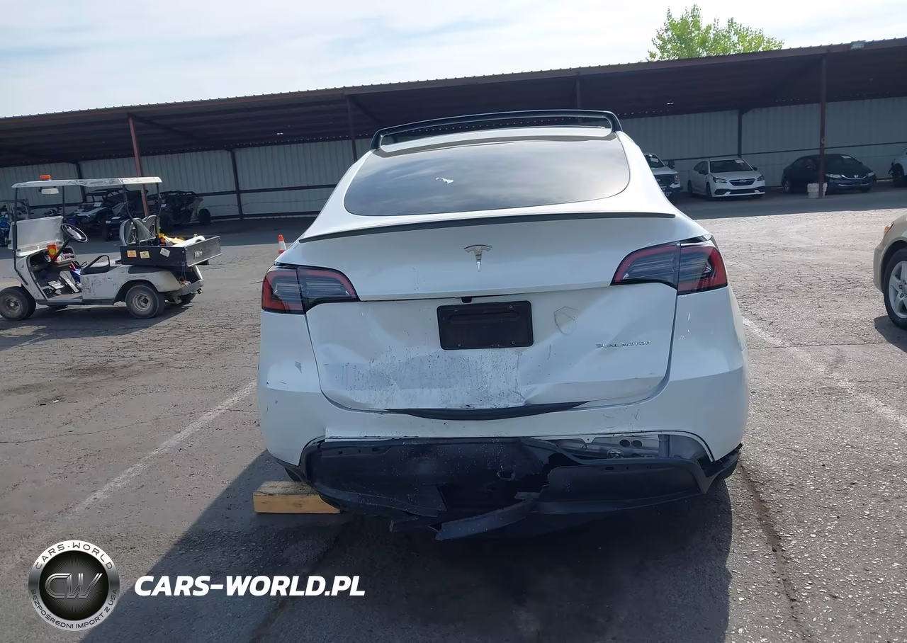 2024 Tesla Model Y Long Range Dual Motor All-Wheel Drive VIN:7SAYGAEE7RF189871 - 16