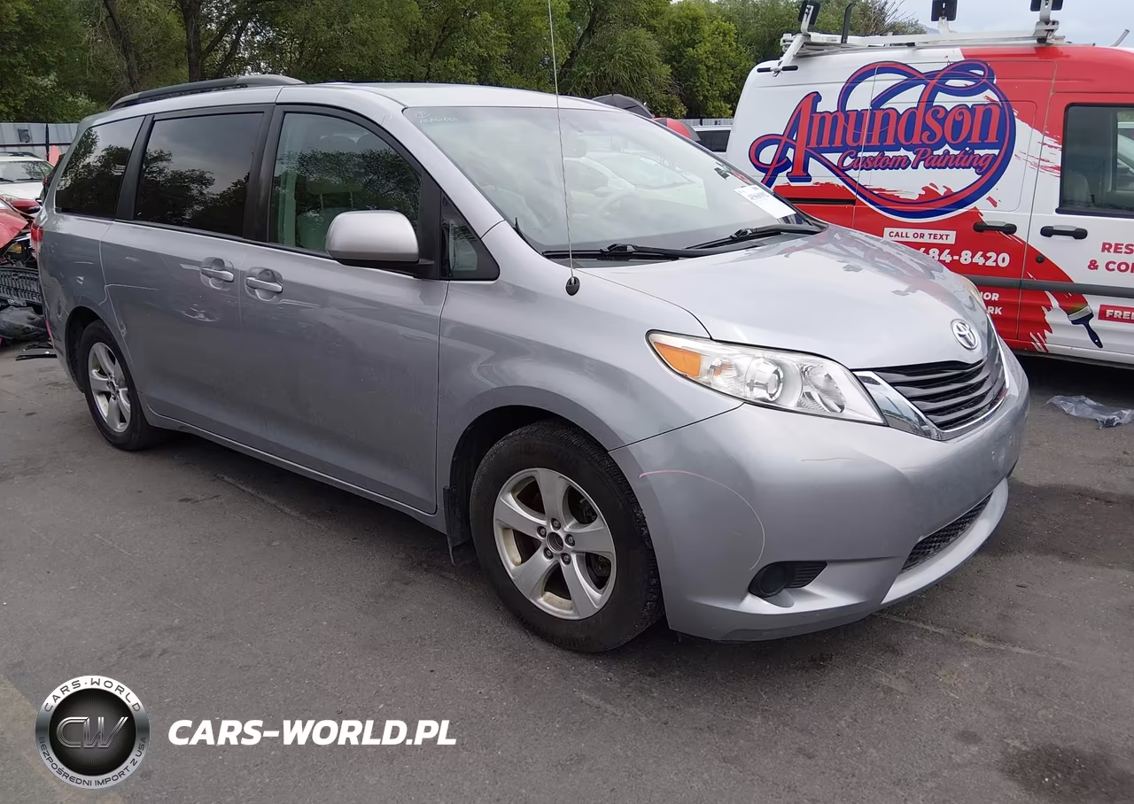 2011 Toyota Sienna Le V6 – zdjęcie 1 z 19