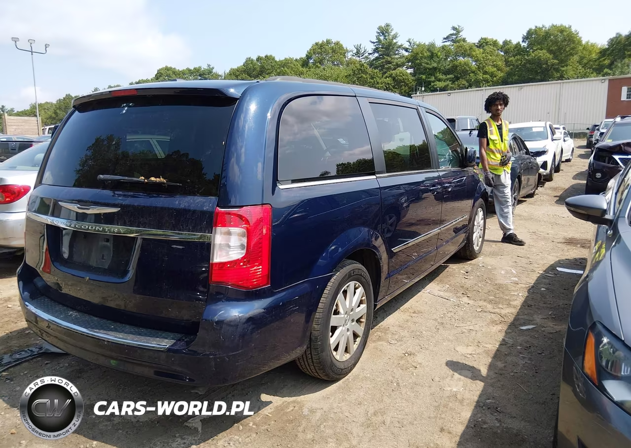 2016 Chrysler Town & Country Touring VIN:2C4RC1BG0GR173001 - 4