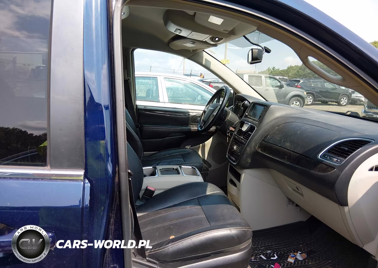 2016 Chrysler Town & Country Touring VIN:2C4RC1BG0GR173001 - 5